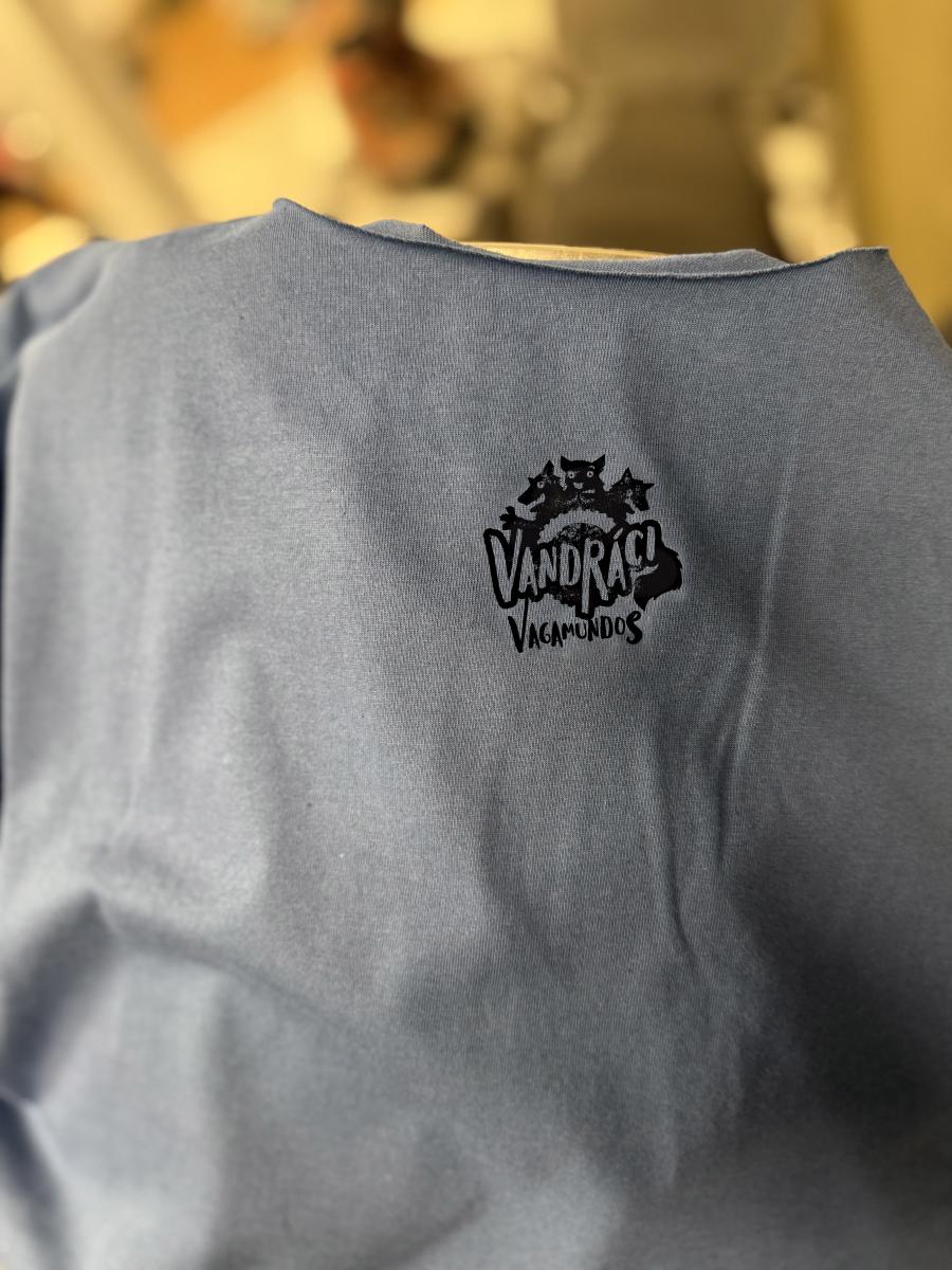 světle šedivá záda_2.jpg